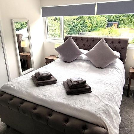 Beautiful Detached 1 Bedroom Apartment Eltham Esterno foto