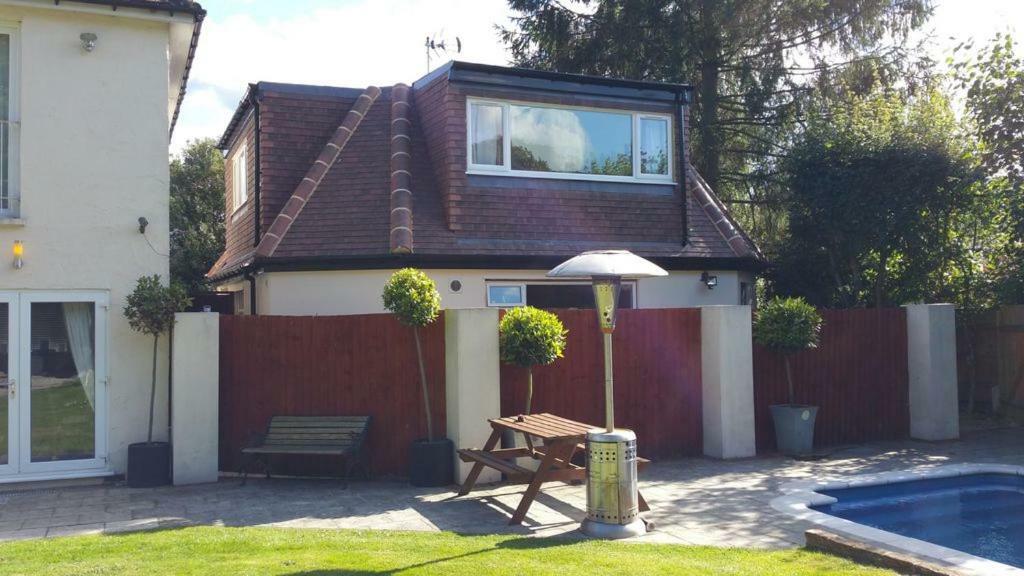 Beautiful Detached 1 Bedroom Apartment Eltham Esterno foto